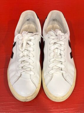 VEJA Women’s Esplar Low Leather Shoes